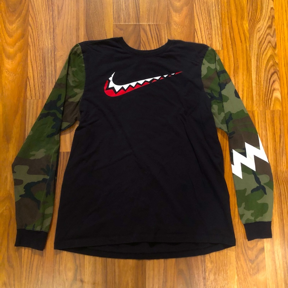 Nike Championship DNA LS Shirt